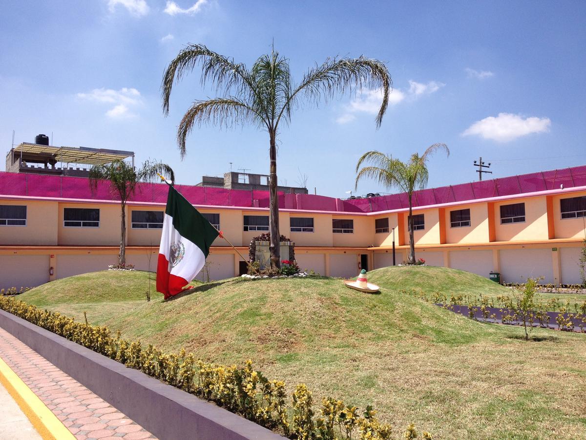 Hotel & Villas 7 Kota Meksiko Bagian luar foto